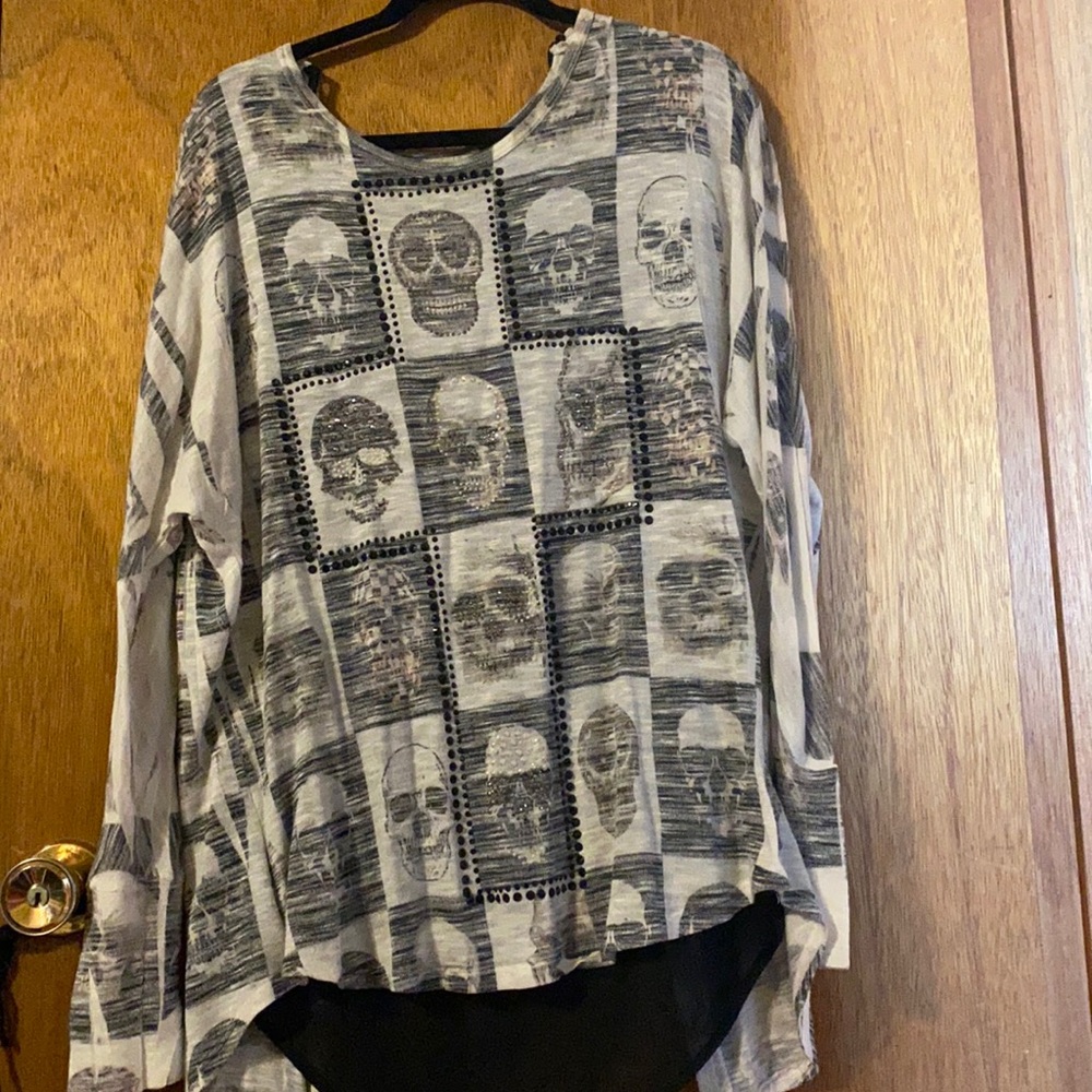 Super cute skull shirt with bling